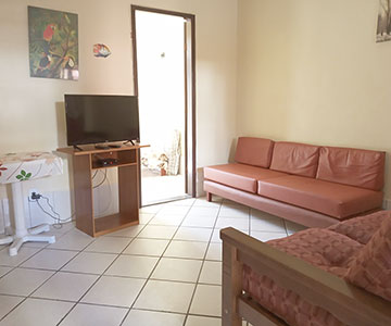 imagem da sala de estar do apartamento térreo do San Diego